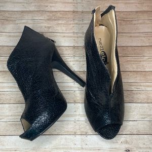 Rue 21 black stiletto heels snakeskin Small